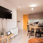 Family-Friendly Urban Retreat In Sara Del Campo