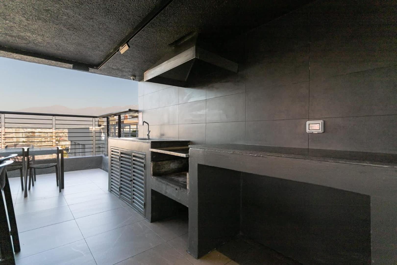 Family-friendly Urban Retreat In Sara Del Campo Santiago